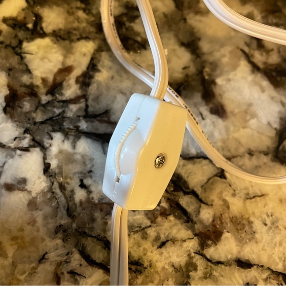 Vintage House of Lloyd Village Church 1993 Christmas Around the World Porcelain - Picture 10 of 10